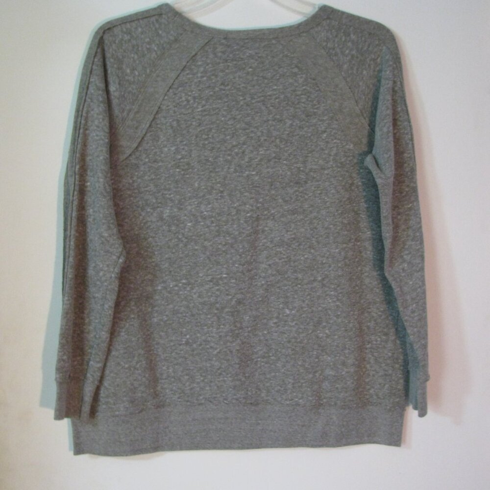 *  New Directions Weekend Top Medium Gray Fuzzy Cozy Shirt EUC - Picture 4 of 4